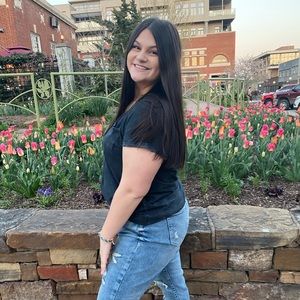 Meet your Posher, Alli